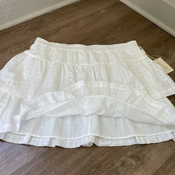 Universal Thread NWT Cotton Eyelit Mini Skirt White Flare Tiered ~ Size L - Picture 10 of 13